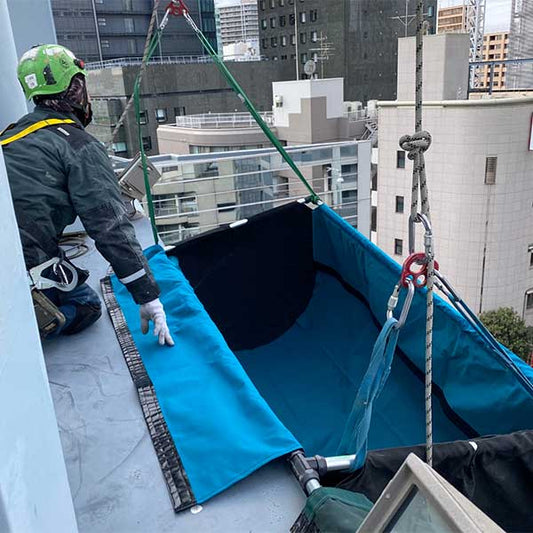 受け取る君（飛散・落下養生）